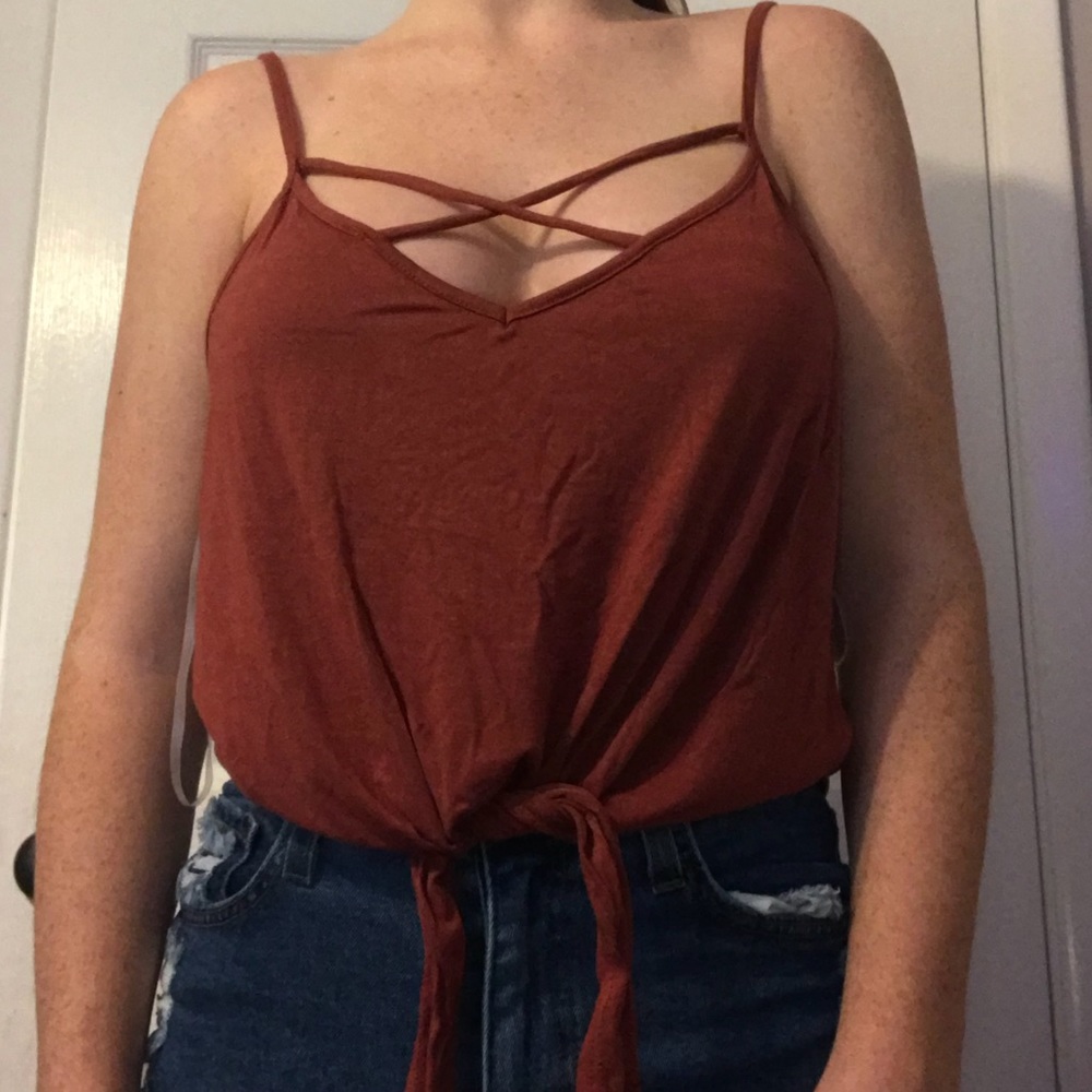 Rust colored cross cross tank